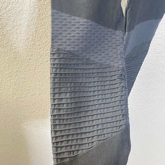 Spanx Womens Gray Look At Me Now Seamless Full Length Moto Leggings Pants Large - Picture 4 of 7